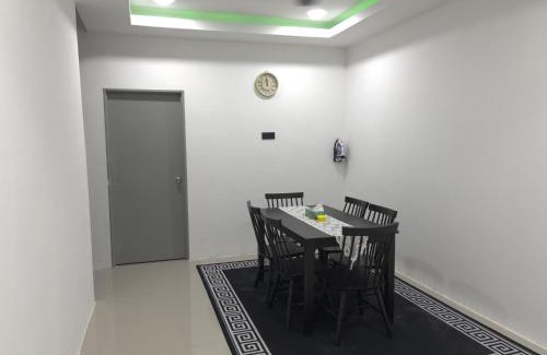 Maran District House | Farisya Guest House Bandar Jengka