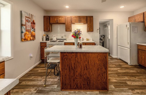 Alto Pass House | Farm Cottage Experience at Rendleman Orchards