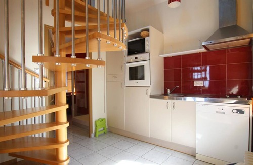 Servon Apartment | Farm duplex with terrace, pets allowed