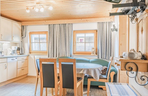 Feuring Apartment | Farm holiday home with balcony