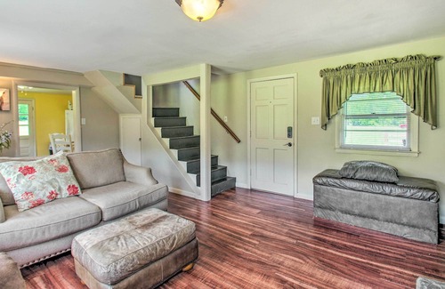 Buena Vista Cottage | 'Farm House' Cottage w/ Deck, 5 Mi to River