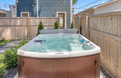 Indianapolis House | Farm House DT Indy with Pool Table