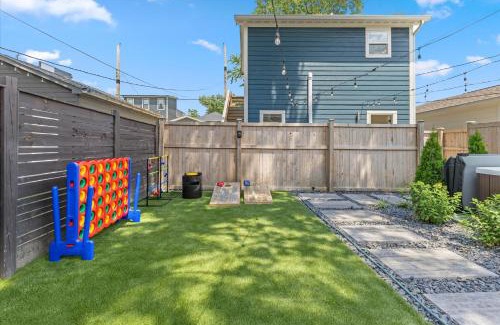 Indianapolis House | Farm House DT Indy with Pool Table