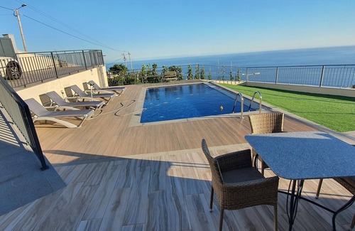 Estreito da Calheta House | farm house
