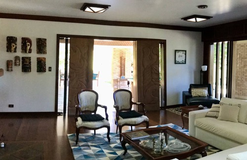 Monteiro Lobato Cottage | Farm house with 360° view - privacy on top of the mountain with native forest.