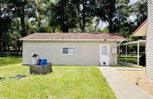 Summerfield Apartment | Farm living by Santos Trails & the Villages!