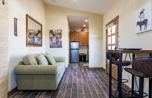 Encinitas House | Farm Sanctuary Stay 20 min to the Beach. On 2.5 acres