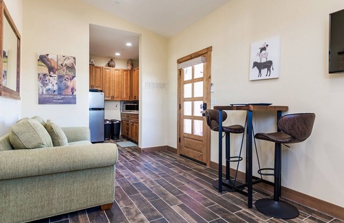 Encinitas House | Farm Sanctuary Stay 20 min to the Beach. On 2.5 acres