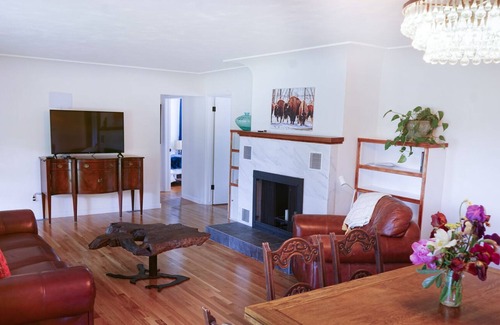 Boulder House | farm setting on 1.5 acres surrounded by farms/open space 30 day minimum