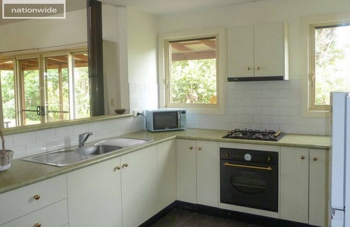 Lillian Rock House | Farm Stay at Lillian Rock the entire building