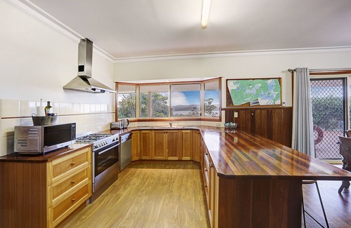 Mallacoota House | Farm Stay & Iconic Water Views - 32 Zachary Drive