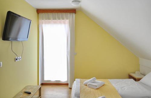 Svecina House | Farm Stay Jarc Vineyard