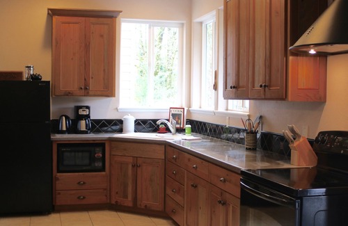 Newberg House | Farm Stay Nestled in the Red Hills Wine Country