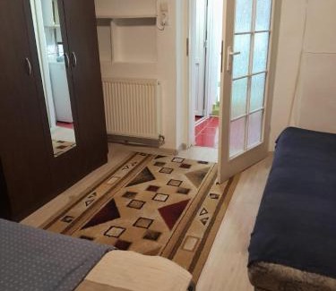 Cluj-Napoca Apartment | Farmec vintage2