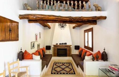 Sant Joan de Labritja Villa | Farmhouse in Ibiza with Bali Pavilion