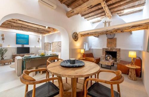 Sant Joan de Labritja Villa | Farmhouse in Ibiza with Bali Pavilion