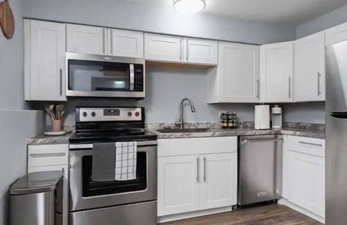 Fairview Condo | Farmhouse Anchorage - Homestyle Anchorage Condo