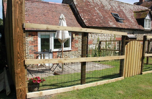Sandown Cottage | Farmhouse Cottage - perfect for couples exploring the Island