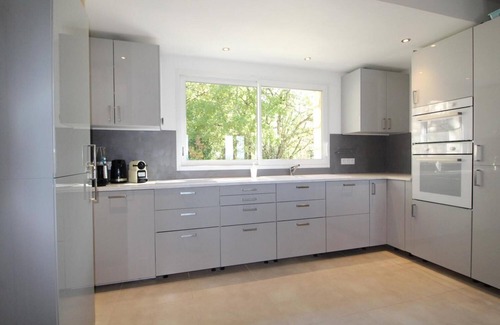 Labastide-de-Virac House | Farmhouse for 6 people with heated swimming pool, jacuzzi, sauna south of France