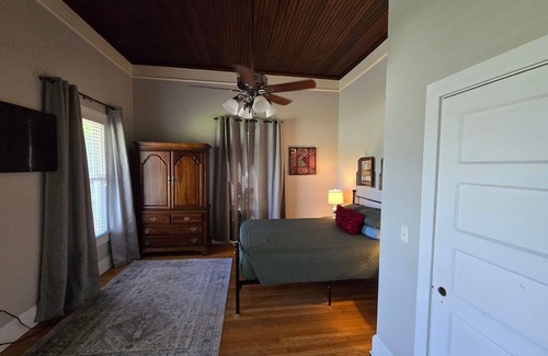 Wrightsboro Other | Farmhouse Getaway w/ Chickens 15 min 2 Beach & Downtown