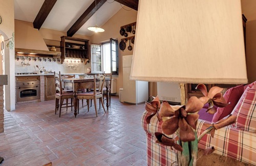 San Casciano in Val di Pesa Other | Farmhouse 'Il Pintello - Il Riccio' with Shared Pool, Wi-Fi and Air Conditioning