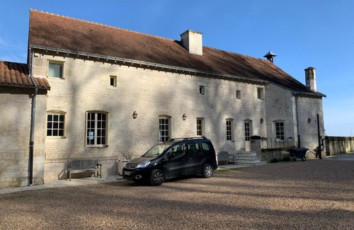 Jaunay-Marigny Villa | Farmhouse in a working winery with vineyard views