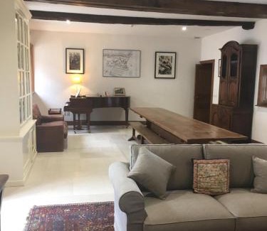 Jaunay-Marigny Villa | Farmhouse in a working winery with vineyard views