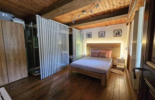 Hastiere-Lavaux House | Farmhouse in Belgium with Lush Garden Retreat, cleaning included