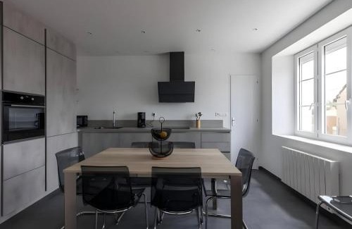 Laigne-en-Belin Apartment | Farmhouse in Laigné near Le Mans Circuit