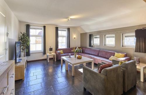 Roggel Villa | Farmhouse in Limburg with Sauna & Hot Tub