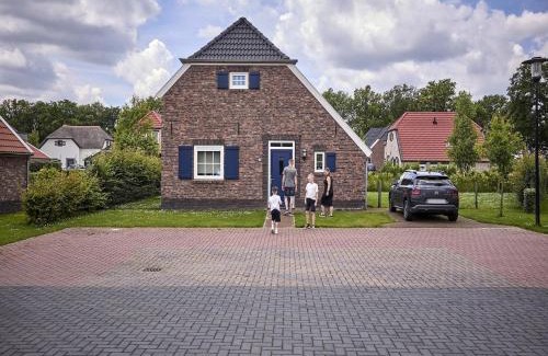 Roggel Villa | Farmhouse in Limburg with Sauna & BBQ