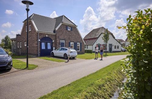 Roggel Villa | Farmhouse in Limburg with Sauna & BBQ