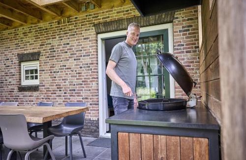 Roggel Villa | Farmhouse in Limburg with Sauna & BBQ