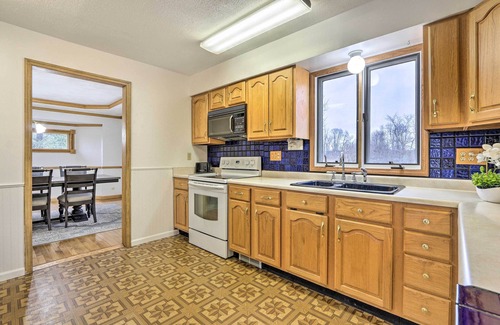 Pickerington House | Farmhouse on 5 Wooded Acres w/Hiking On-Site!