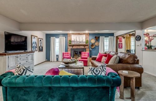 Central Oklahoma City House | Farmhouse on 7 ac by Norman