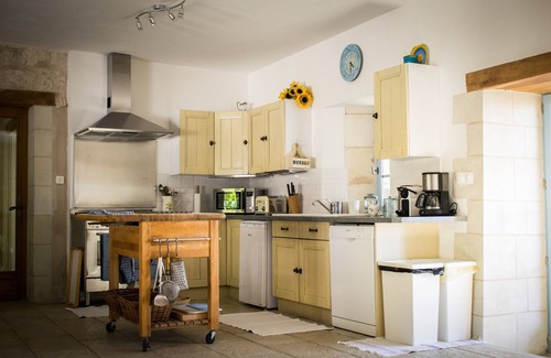 Cussay Other | Farmhouse, pool & hot tub, 6 bedrooms 4 bathrooms sleeps 13/16 in Loire Valley