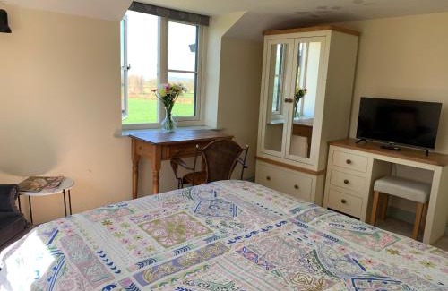 Grinshill Bed & Breakfast | Farmhouse studio near Shrewsbury