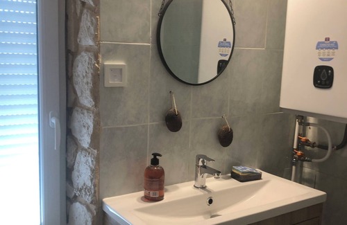 Port-de-Bouc Other | Farmhouse surrounded by vineyards and olive groves. Close to the sea and in a quiet location.