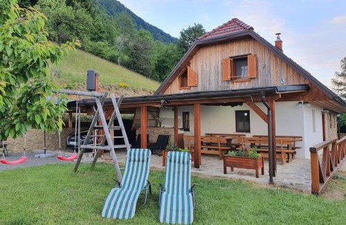Rogatec House | Farmhouse & The Cabin at St Donat's
