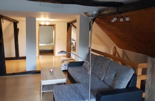 Rogatec House | Farmhouse & The Cabin at St Donat's