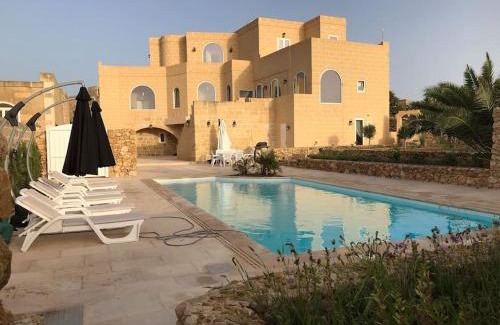 Birbuba Villa | Farmhouse Villa with Large Pool and Garden in Gozo