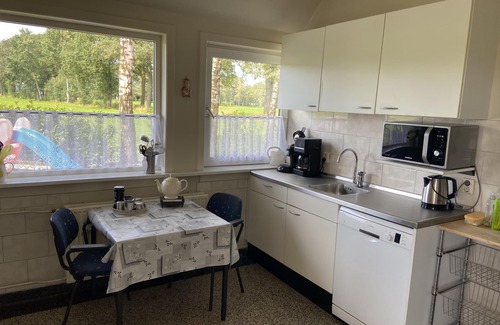 Neede House | Farmhouse with large garden and play equipment