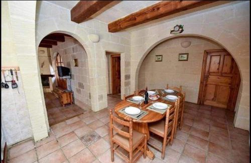 Sannat House | Farmhouse with Pool, Tas-Summiena Gozo