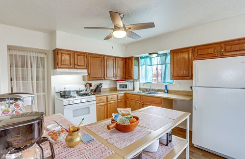 Farmington House | Farmington Family House: 4 Mi to Lake!