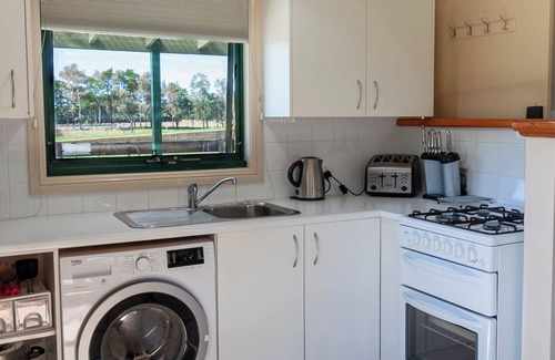 Taralga Cottage | Farmstay at Fleece, Flock & Fibre an historic railway station in Taralga