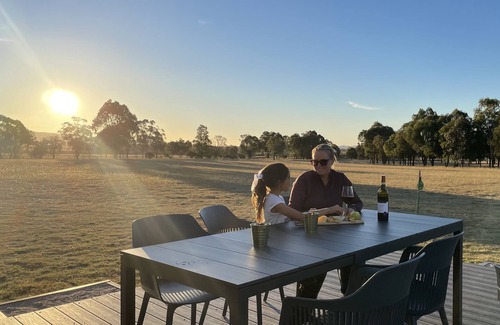 Spring Flat Cottage | Farmstay close to Mudgee.
