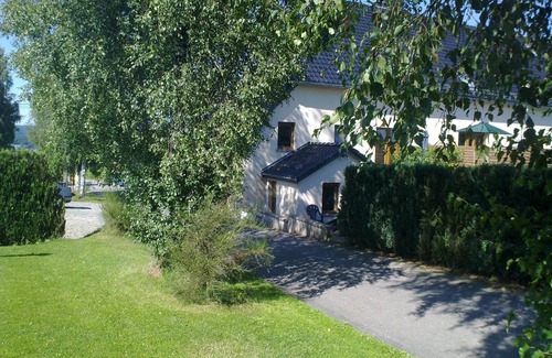 Arimont Cottage | Farmstay Retreat in Baugnez
