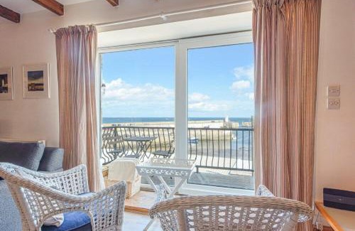 Seahouses House | Farne Lookout