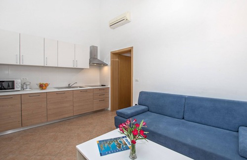Basanija Apartment | Faro apartment with 2 bedrooms near the sea Bašanija