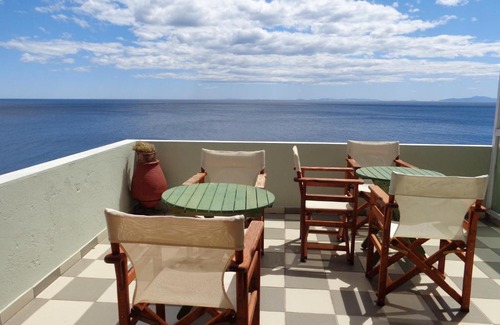 Pagoneri Hotel | Faros